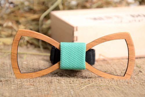 Beautiful wooden present unusual fashionable bow tie lovely accessories - MADEheart.com