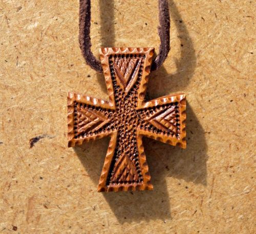 Croce di legno da collo fatta a mano Croce intagliata in legno Croce con laccio - MADEheart.com