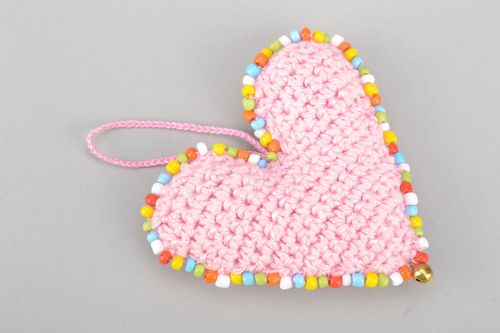 Suspension décorative tricotée au crochet Coeur  - MADEheart.com