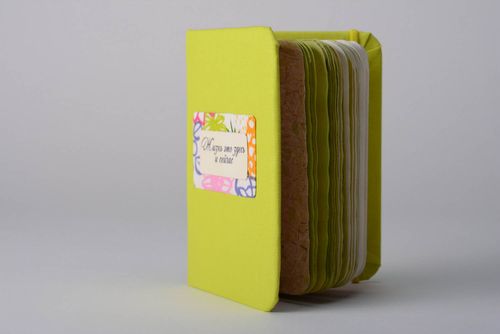 Cuaderno de notas perfumado - MADEheart.com