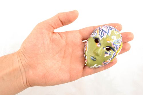Maschera di carnevale piccola fatta a mano in ceramica decorazione da parete - MADEheart.com