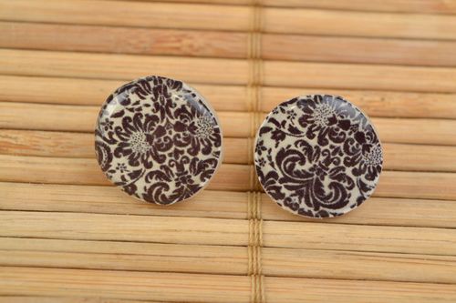 Handmade small round decoupage earrings with polymer clay basis and floral print - MADEheart.com