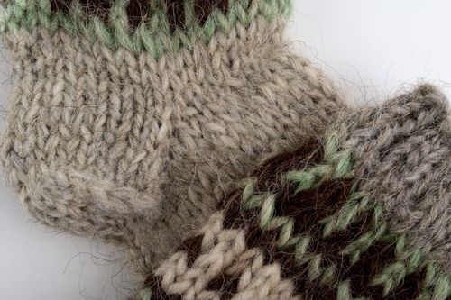 Chaussettes grises pour homme trictées à main  - MADEheart.com