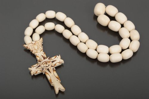 Grand Chapelet avec croix Bijou fait main blanc design Cadeau original - MADEheart.com