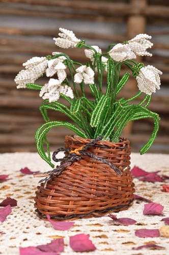 Handmade artificial beaded flower composition in straw boot shaped cachepot - MADEheart.com