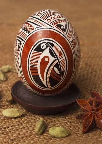 Oeuf de Pâques décoratif, symbole de fertilité  - MADEheart.com