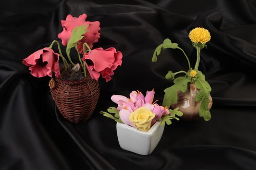 Set de 3 composiciones decorativas de flores de arcilla polimérica artesanales  - MADEheart.com