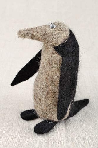 Spielzeug aus Filz handmade Kuschel Tier Plüschtier Pinguin Kuscheltier Stoff - MADEheart.com