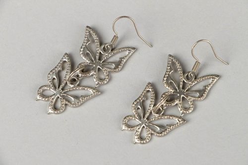 Boucles doreilles pendantes papillons faites main - MADEheart.com