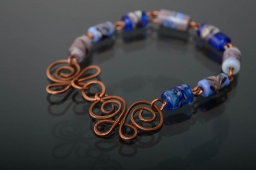 Bracelet fait main avec perles en verre - MADEheart.com