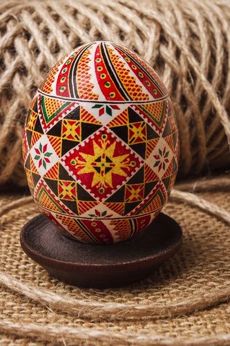Huevo de Pascua hecho a mano con ornamento elemento decorativo souvenir original - MADEheart.com