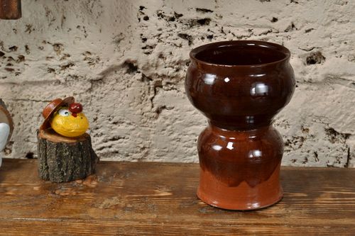 Глиняная ваза для цветов необычной формы с покрытием глазурью ручной работы - MADEheart.com