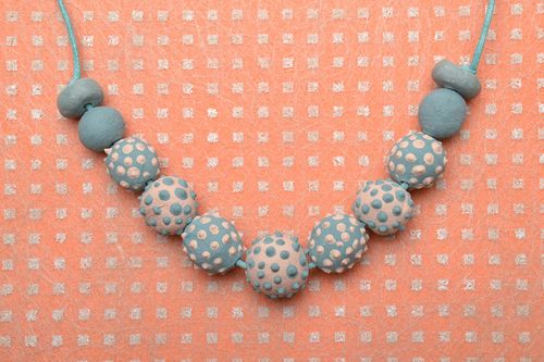 Collier en perles céramiques avec lacet ciré - MADEheart.com