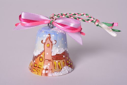 Petite cloche faite main Suspension décorative en argile peinte Déco maison - MADEheart.com