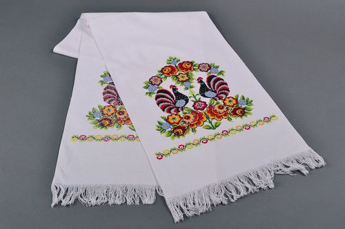 Ethnic embroidered towel for wedding - MADEheart.com