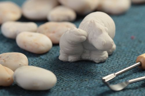 Figurine à peindre fait main Petite statuette hippopotame blanc Déco maison - MADEheart.com