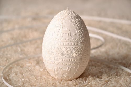 Ovo da Páscoa feito à mão branco  - MADEheart.com