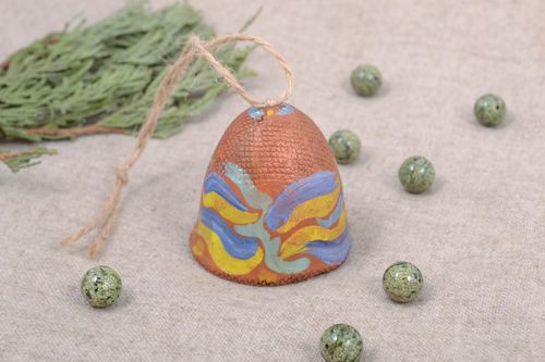 Petite cloche terre cuite à motif peinte de colorants acryliques faite main - MADEheart.com
