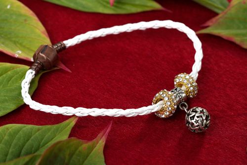 Handmade geflochtenes Armband Schmuck für Frauen Geschenk für Frauen weiß  - MADEheart.com