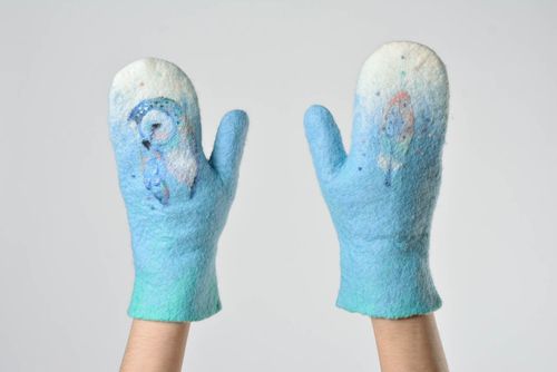 Moufles laine feutrée Vêtement femme fait main bleues Cadeau femme original - MADEheart.com