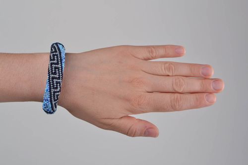Bracciale tubolare fatto a mano braccialetto interessante da polso azzurro - MADEheart.com