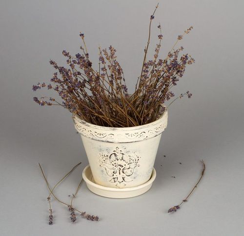 Le pot de fleurs en argile - MADEheart.com