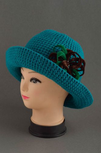 Chapeau petit bord fait main Bonnet femme tricot Vêtement pour femme turquoise - MADEheart.com