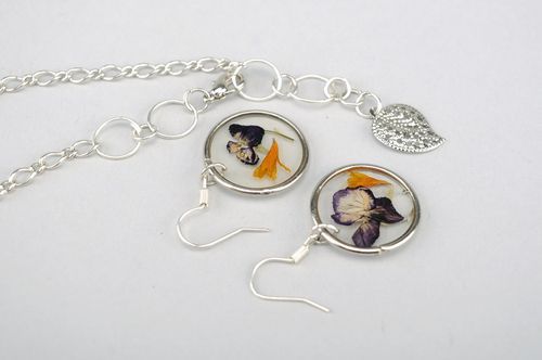 Conjunto de jóias com flores naturais de violetas - MADEheart.com