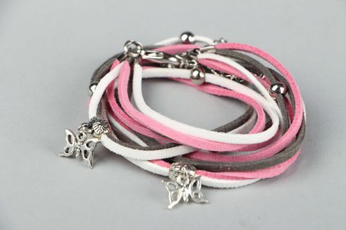 Bracelet multirang en daim avec pendentif - MADEheart.com