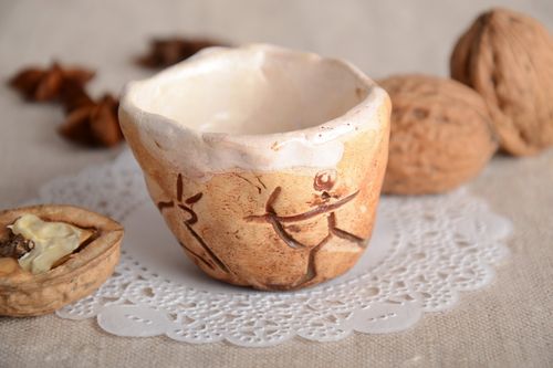 Petit verre en argile de poterie fait main couvert de glaçure alimentaire - MADEheart.com