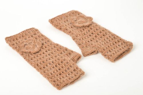 Mitones a crochet hechos a mano de lana accesorio de moda ropa femenina - MADEheart.com