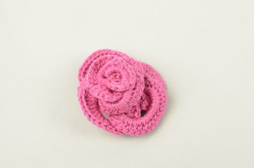 Fleur pour bijoux faite main Fourniture bijoux rose au crochet Loisirs créatifs - MADEheart.com