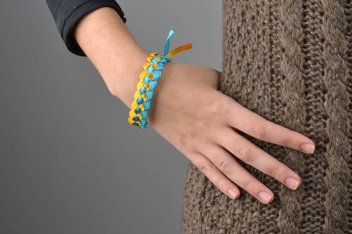 Bracelet jaune et bleu fait main - MADEheart.com