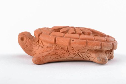 Clay smoking pipe in the shape of turtle - MADEheart.com