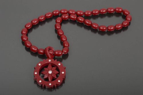 Handmade Männer Kette religiöses Geschenk Accessoire für Männer in roter Farbe - MADEheart.com