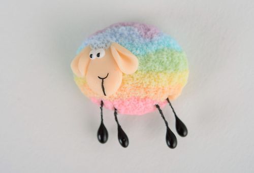Imã na geladeira ovelha arco-íris - MADEheart.com