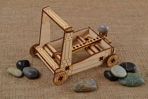 Handmade designer wooden souvenir stylish toy for kids blank for creativity - MADEheart.com
