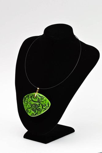 Ciondolo in argilla polimerica fatto a mano collana originale accessori da donna - MADEheart.com