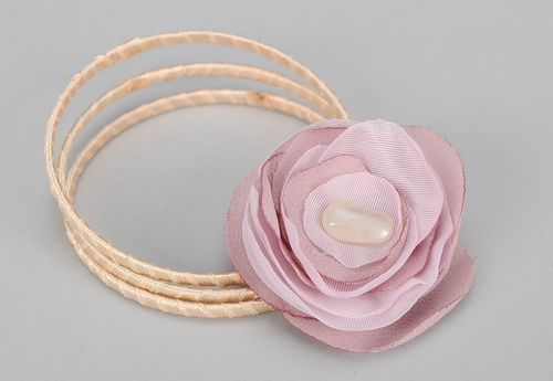 Brecelet with flower made of organza Tenderness - MADEheart.com