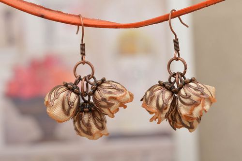 Designer Schmuck handmade Blumen Ohrringe Accessoire für Frauen schön klein - MADEheart.com