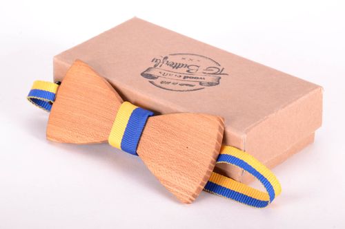 Деревянный галстук-бабочка - MADEheart.com