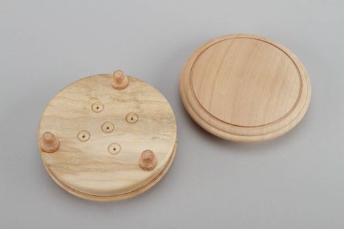 Runde handmade Roh-Holzschatulle - MADEheart.com