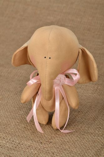 Elefante in stoffa fatta a mano pupazzo di pezza giocattolo ecologico da bambini - MADEheart.com
