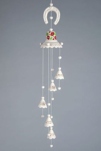 Suspension décorative clochettes céramiques avec pavots - MADEheart.com