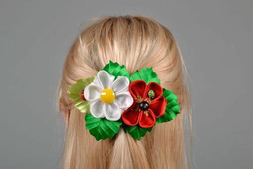 Grampo de cabelo de cetim com flores - MADEheart.com