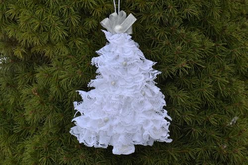 Beautiful Christmas tree decoration - MADEheart.com
