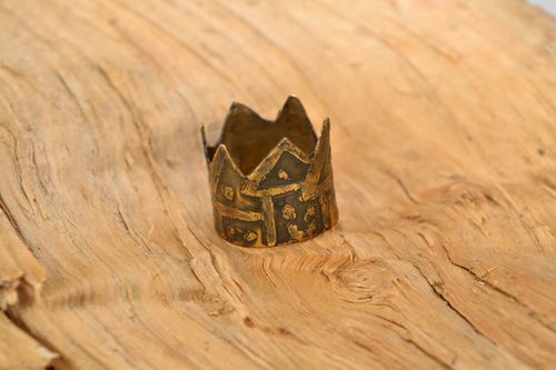 Handgemachter Ring aus Kupfer Krone - MADEheart.com