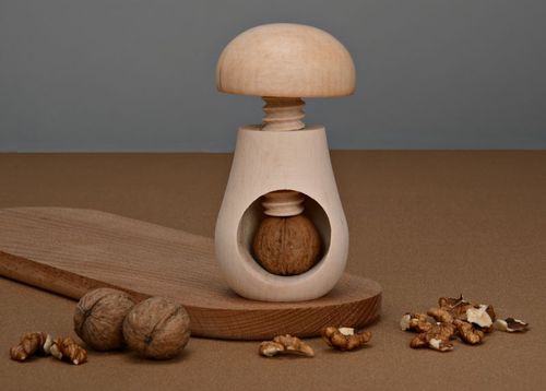 Cascanueces de madera ‘Boleto’ - MADEheart.com