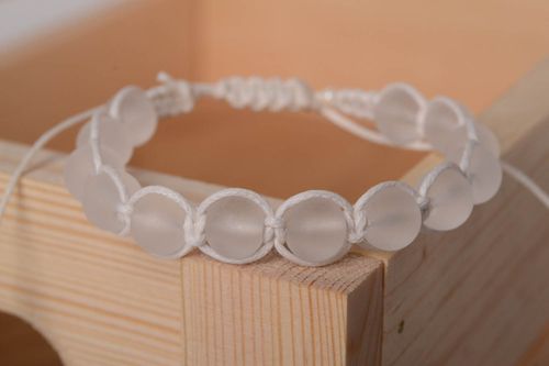 Pulsera de cordón blanca hecha a mano accesorio para mujer bisutería fina - MADEheart.com