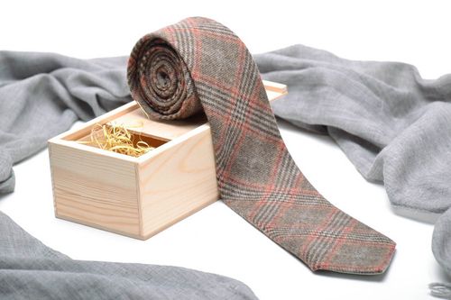 Cravatta grigia a quadri fatta a mano accessorio da uomo regalo originale  - MADEheart.com